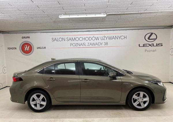 Toyota Corolla cena 69900 przebieg: 101858, rok produkcji 2019 z Przedbórz małe 154